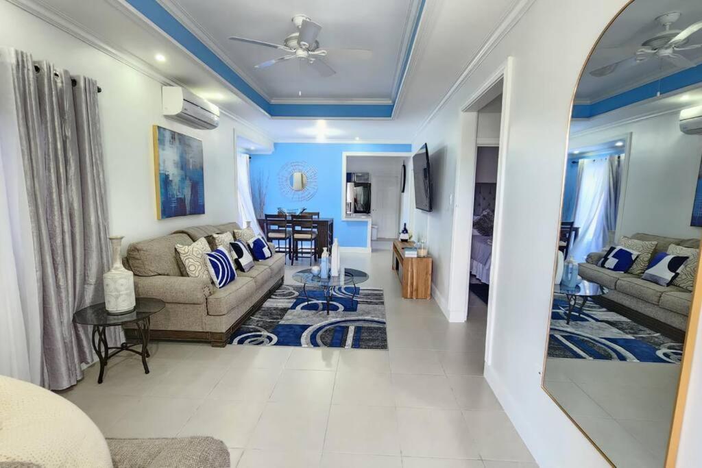 Villa Snooze At Oceanpointe Lucea Exterior foto